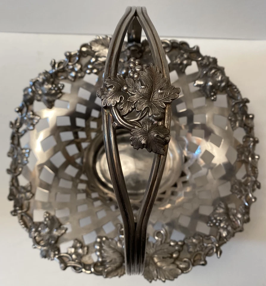 Cesta de novia de celosía plateada vintage Meriden Rogers Bros 2039 Foto 2 de 4