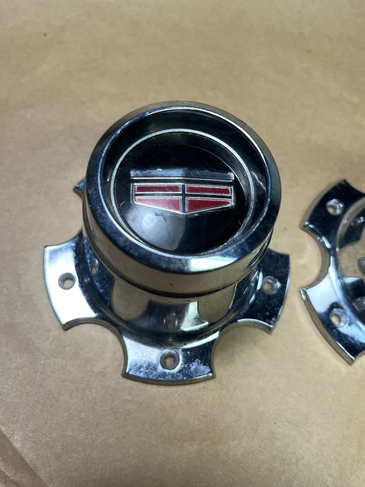 Mercury Comet 1973 par de tapas centrales D3ZA-1141-AA OEM Foto 2 de 4