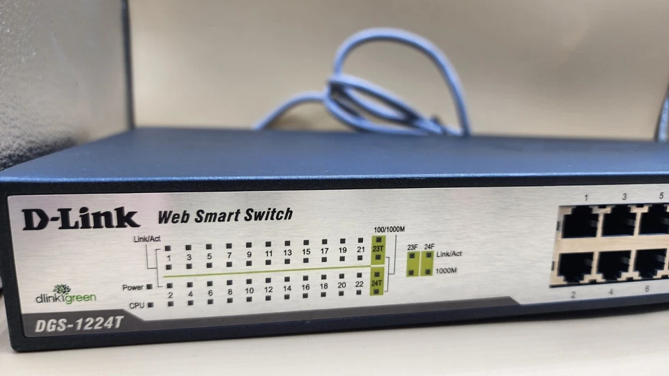 D-Link DGS-1224T Web Smart 24-Ports 10/100/1000Mbps Gigabit Switch 2x SFP Ports - Image 3 of 4