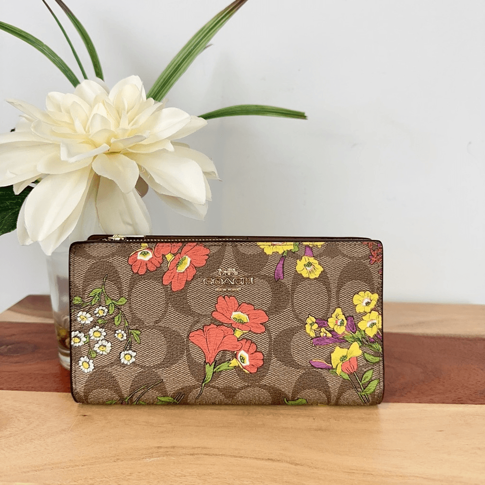 NWT Coach Slim Zip Wallet In Signature Canvas With Floral Print