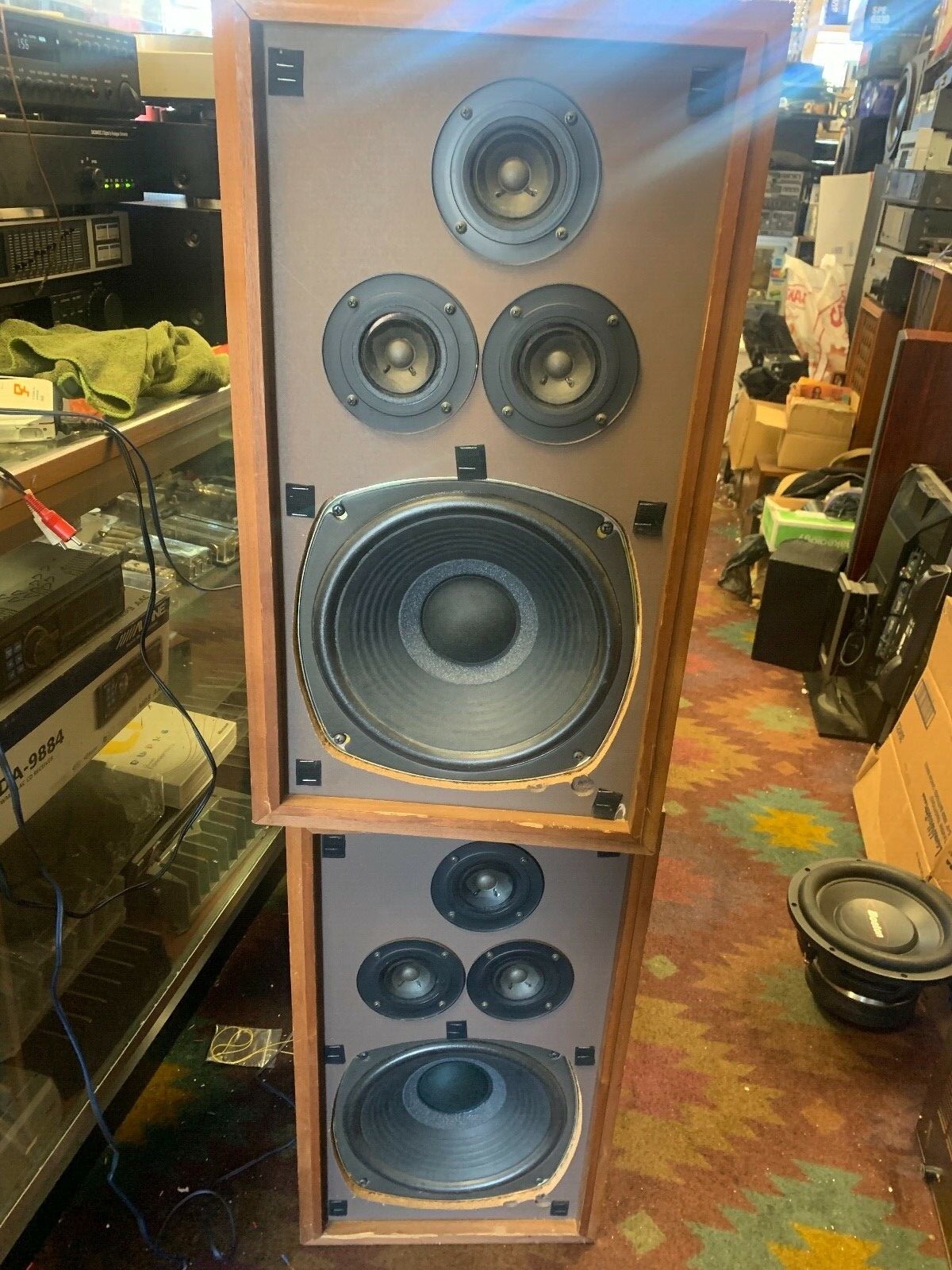 vintage Pair of Realistic Model Optimus5B Speakers great working order