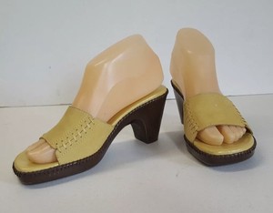 naturalizer yellow sandals