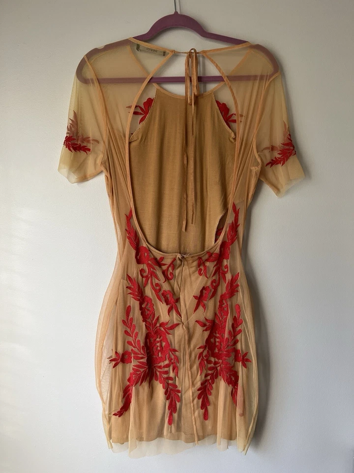 Ark & Co Open Back Red Cocktail Dress. Mesh With Floral Detailing Size Medium - Image 3 of 4