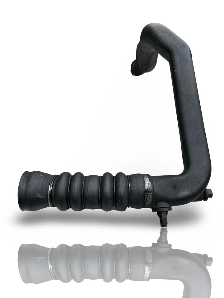 Mercedes-Benz C-CLASS 1997 TURBO INTERCOOLER PIPE HOSE a2025281008  - image 2 of 4