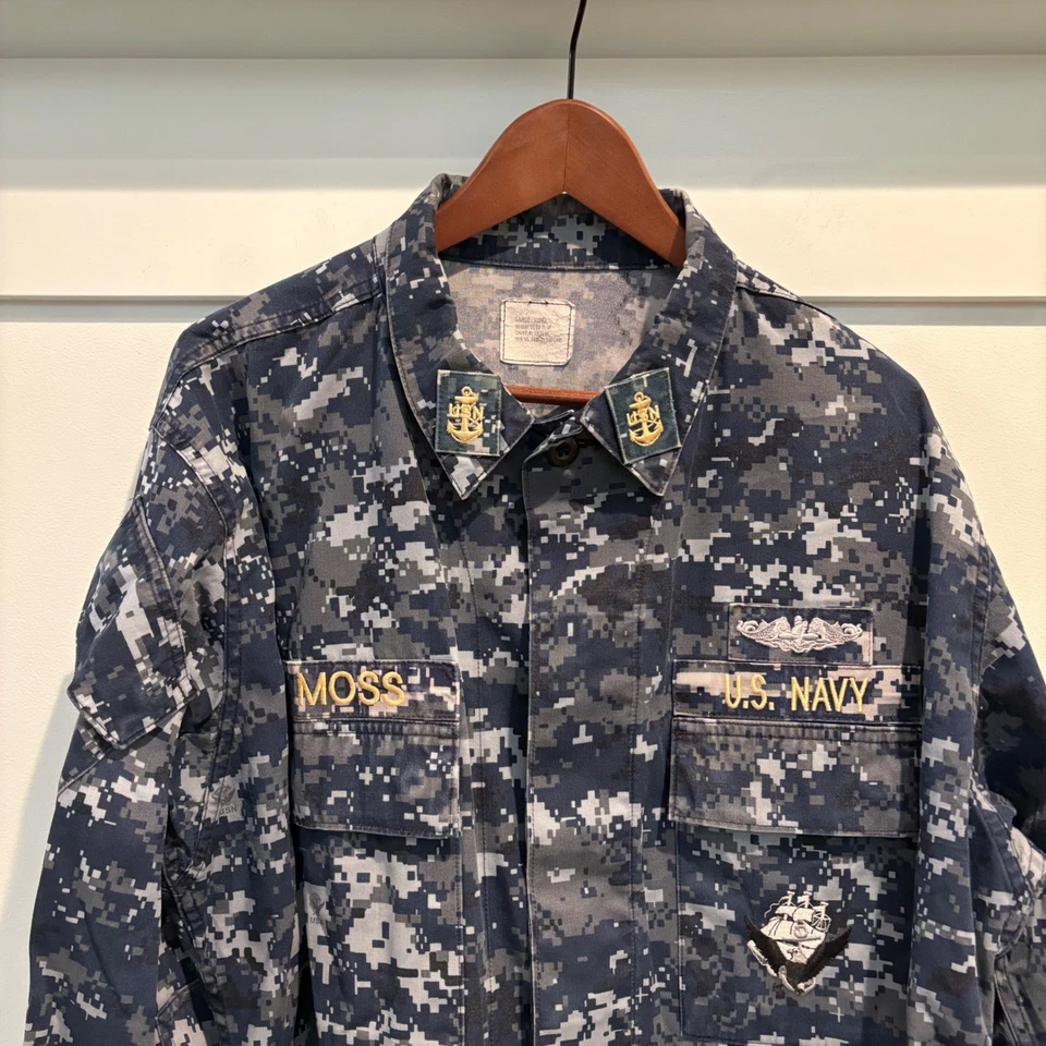 Blusa grande longa azul camuflada CPO classificação patches guerra Marinha dos EUA NOVA SEM ETIQUETAS tipo I - Imagem 4 de 4