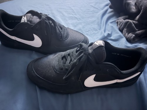 Nike Men’s Black/White Athletic Sneakers Low Top Lace-Up Pre-Owned Excellent