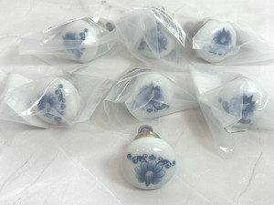 Limoges Blue and White Porcelain Floral Knobs Cabinet Drawer Pull Set (6)