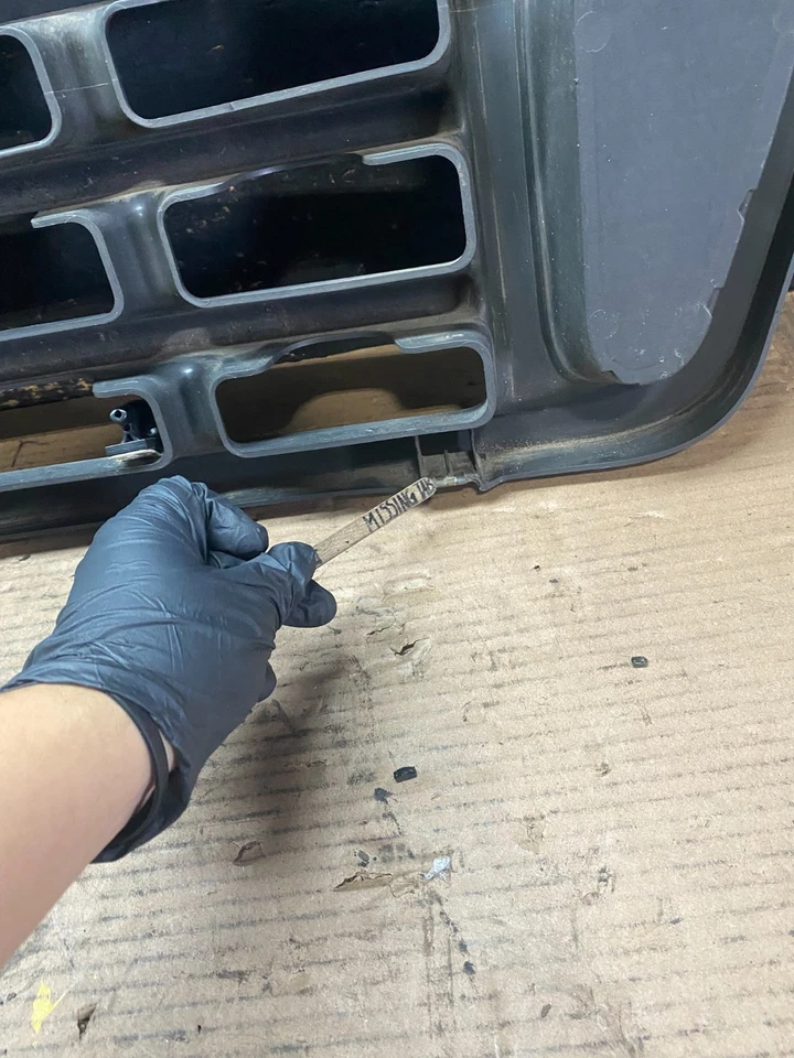 Ford Econoline E150 E250 E350 2003 a 2007 parrilla delantera OEM s5655 DG Foto 4 de 4