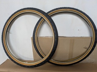 Specialized Crossroads III (3) 26x1.95 Vintage MTB Tyres Black/Tan Pair 1990's