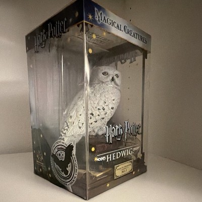The Noble Collection Harry Potter Magical Creatures Hedwig No. 1 Figurine