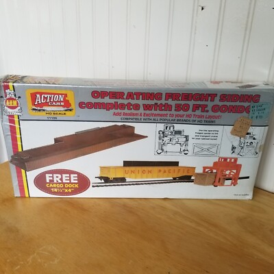 AHM Operating Freight Carrier & 3 Crates with 50' Gondola HO Scale, Box wear
