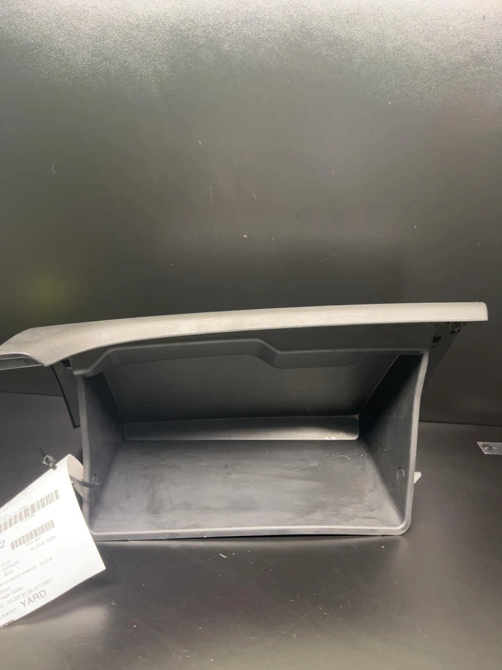 ✅ Guantera Mitsubishi Mirage 2020 OEM Foto 2 de 4