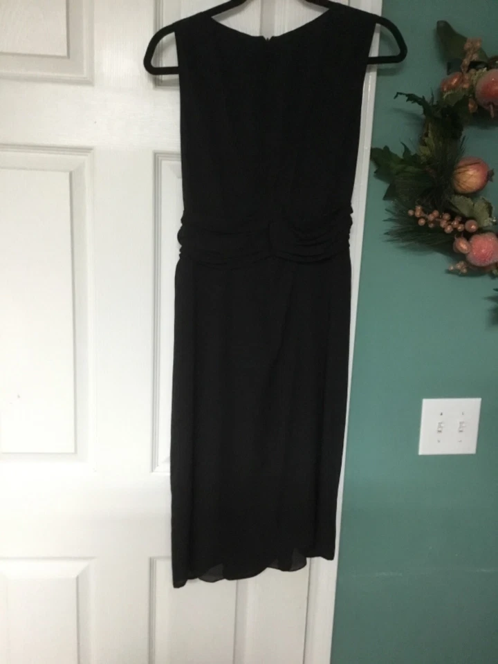 Vestido J. Mendel preto plissado de seda com enfeites de joias ~ Tamanho 4 - Imagem 3 de 4