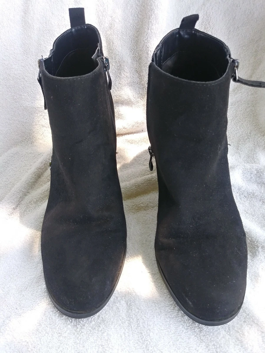 Liz claiborne womens salem block heel zip best sale bootie