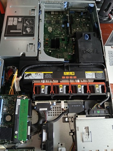 Dell PowerEdge 2950 Server Intel Xeon - Picture 3 of 4