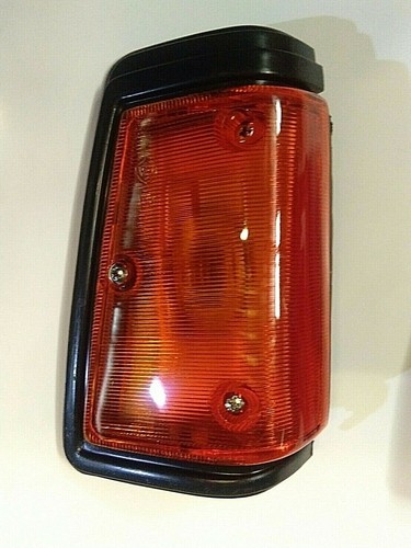 Front corner light turn signal lamp pair N/S Datsun 720 pickup truck 1982-1986 - Picture 7 of 11