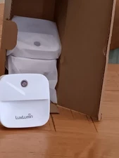 LUXLUMIN LED NIGHT LIGHTS x 4 - Dawn Sensor, Automatically Turn on and Off - NIB