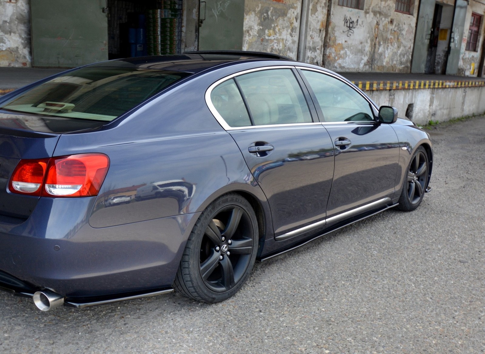 Diffuseurs de bas de caisse pour Lexus GS Mk.3 Maxton, l'élégance du noir brillant