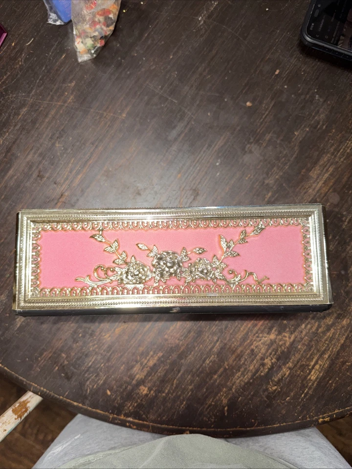 Capa de caixa de tecido vintage dourada ornamentada plástico - Imagem 4 de 4