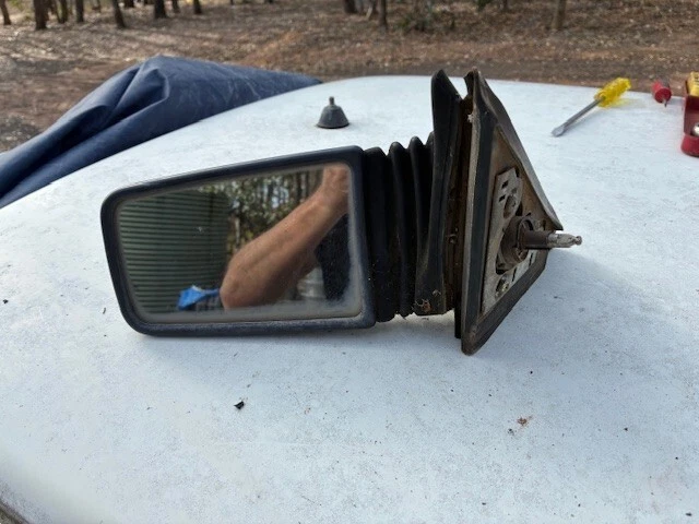 Espejo retrovisor izquierdo Mitsubishi Sigma Scorpion 1981-1984 Foto 2 de 3