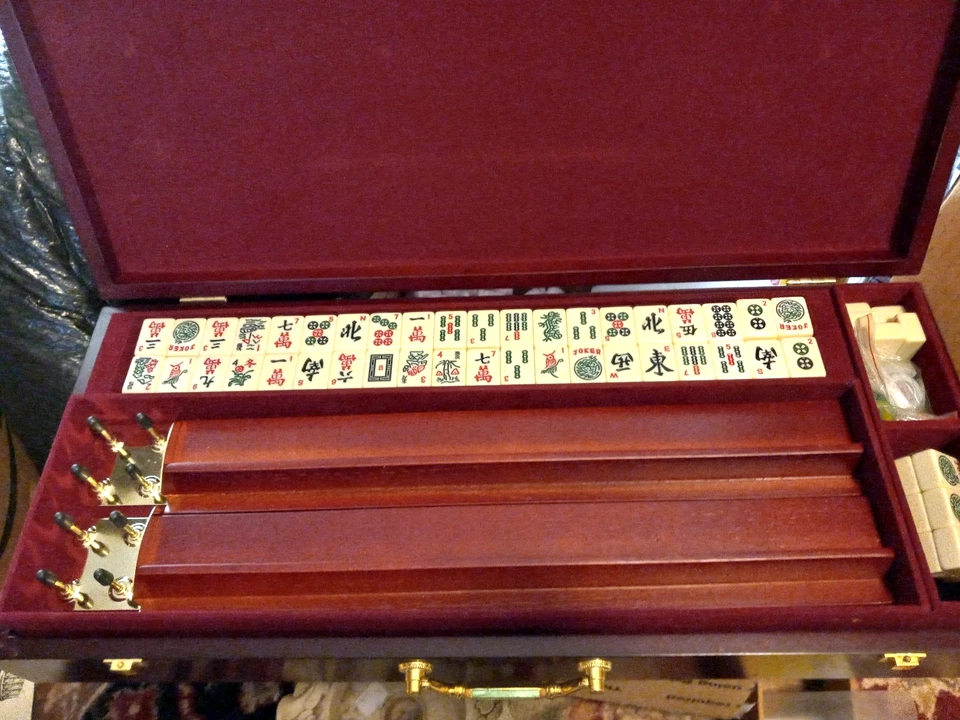 Yellow Mountain Imports Mahogany American Mah Jong Set 166 Tiles With Extras - Image 2 of 4