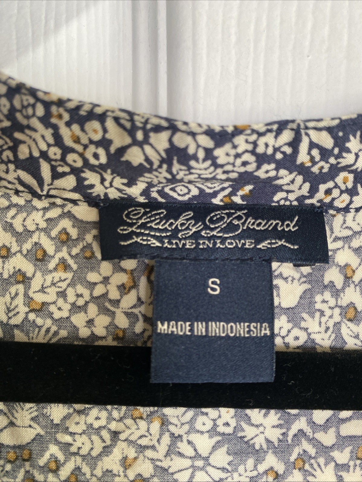 Lucky Brand Womens Small Navy Floral Boho V Neck Tunic Top Dark Cottagecore