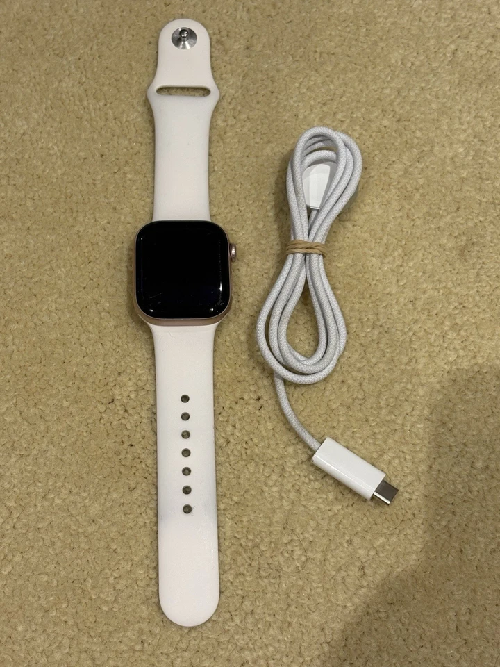 Apple Watch Series 10, photo 1 of 3