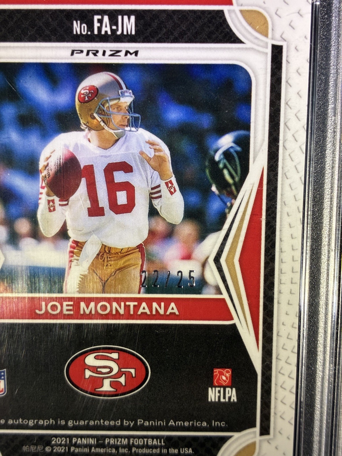 2021 Prizm Football Joe Montana Flashback Auto Purple Power /25 PSA 9 view 4