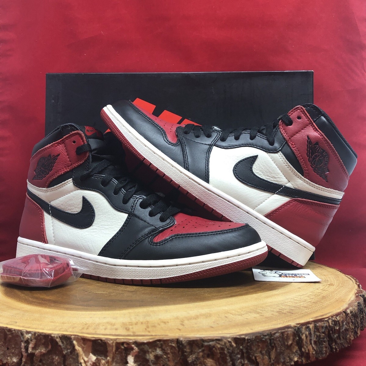 Nike Air Jordan 1 Retro High OG Bred Toe 2018 Size 10 555088-610