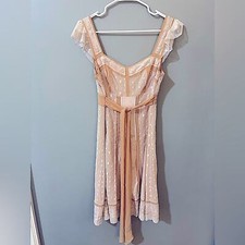 BCBG Maxazria embroidered lace overlay cocktail dress flutter sleeve size 6