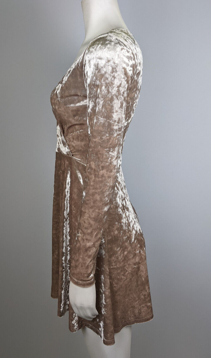 white christmas dresses The Midnight Muse Holiday Velvet Dress main image 0