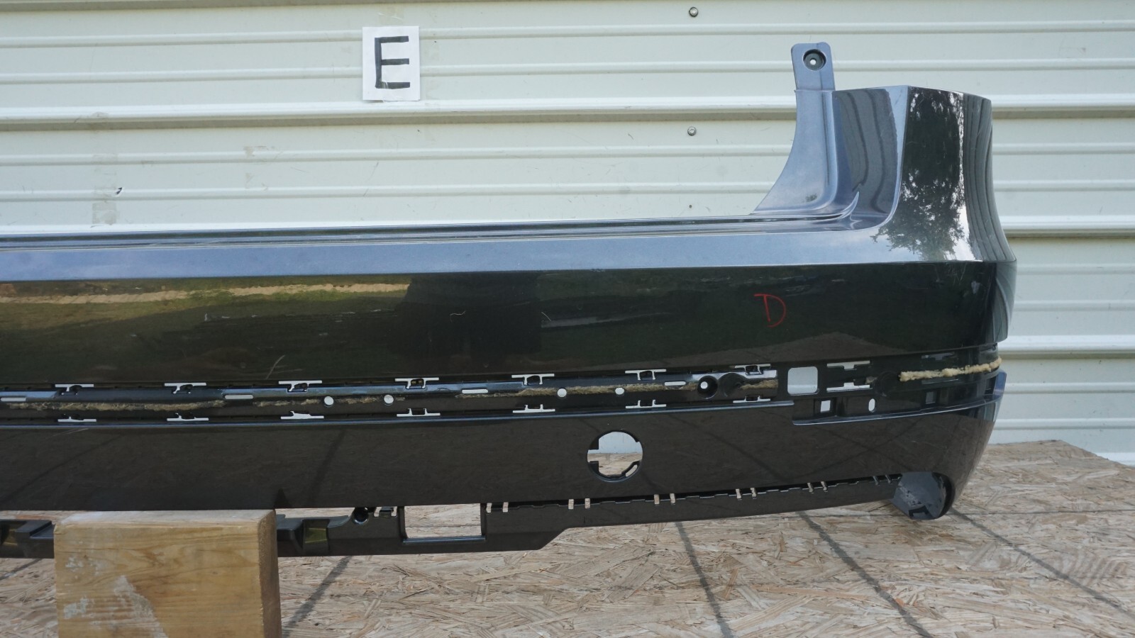 2017-2019 BENTLEY BENTAYGA REAR BUMPER COVER OEM 36A807301QBS1 17 18 19 