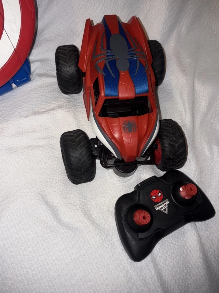 Monster Jam Superhero RC, 2-pack Marvel Spider-Man/ Iron Man/ Cap Shield Lot 3 - Image 4 of 4