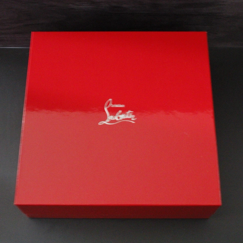 Estuche paleta de sombras de ojos Christian Louboutin Abracadabra recargable con púas rojas nuevo en caja Foto 4 de 4