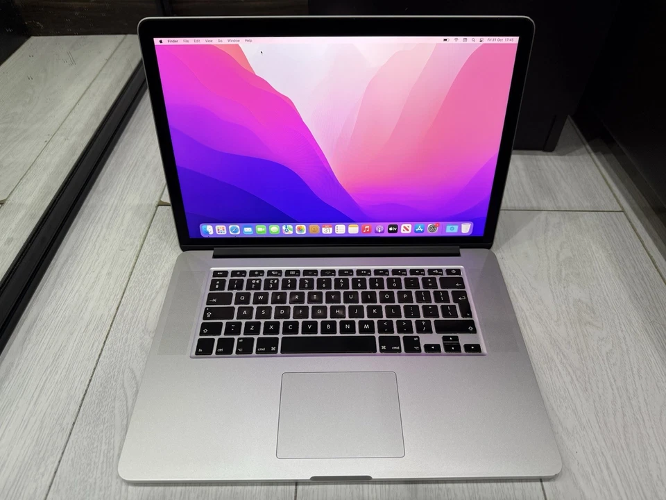 Apple MacBook Pro Retina 15.4" Mid 2015 256GB SSD 16GB Ram 2.2GHz Intel Core i7 - Image 4 of 4