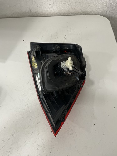 2016 Volkswagen GTI REAR LEFT Taillight Lamp 5GM945096B OEM - Picture 6 of 8