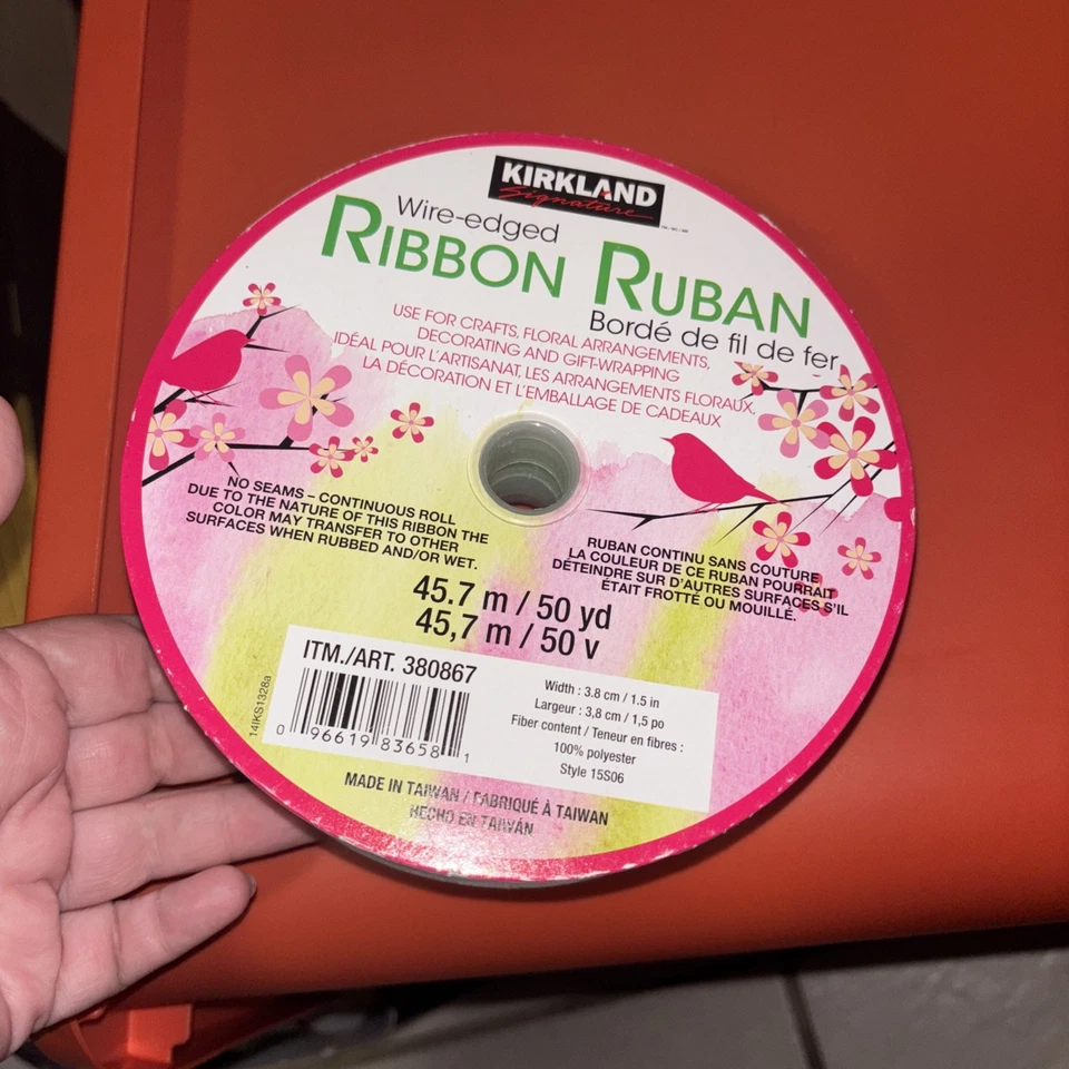 Cinta de Navidad de alambre reversible roja/rosa y verde Kirkland Signature 50 yardas Foto 4 de 4