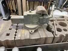 Vintage Late Production Prentiss No. 19 3-1/2" Swivel Jaw and Base Bench Vise
