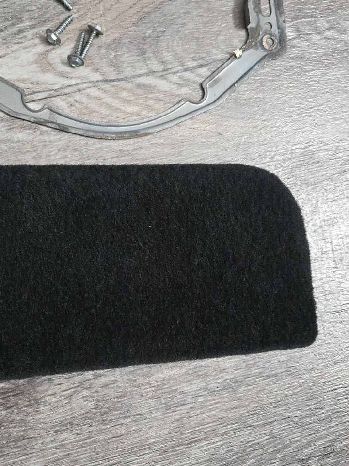 1992 Cadillac Coupe Deville RH Passenger Door Panel Black Lower Speaker Cover Foto 3 de 4