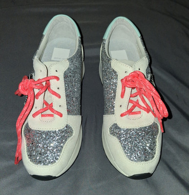 Dolce Vita Yasmen Women s Silver Glitter Lace-Up Low Top Sneakers