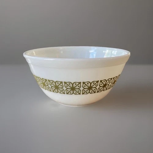 Vintage PYREX Square Flower AUTUMN FLORAL Verde 402 BOWL 1.5 Qt USA Green Mix