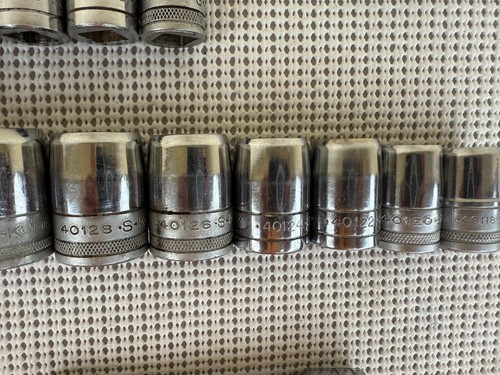 S-K 1/2" Drive 12 Pt SAE Shallow & Deep 401/408 Series Sockets w Ratchet 21 Pcs - Foto 8 di 17