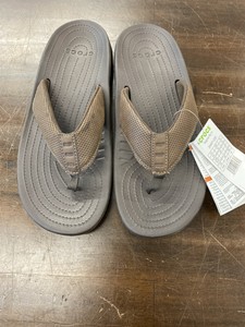 crocs bogota flip flops