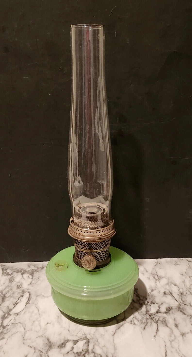 ANTIQUE ALADDIN Nu Type Model B GREEN JADITE jadeite Glass OIL LAMP