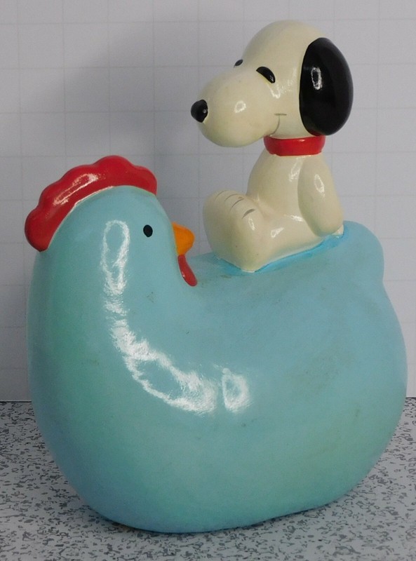 Vintage Peanuts Snoopy Chicken Bank with Stopper Hard to Find