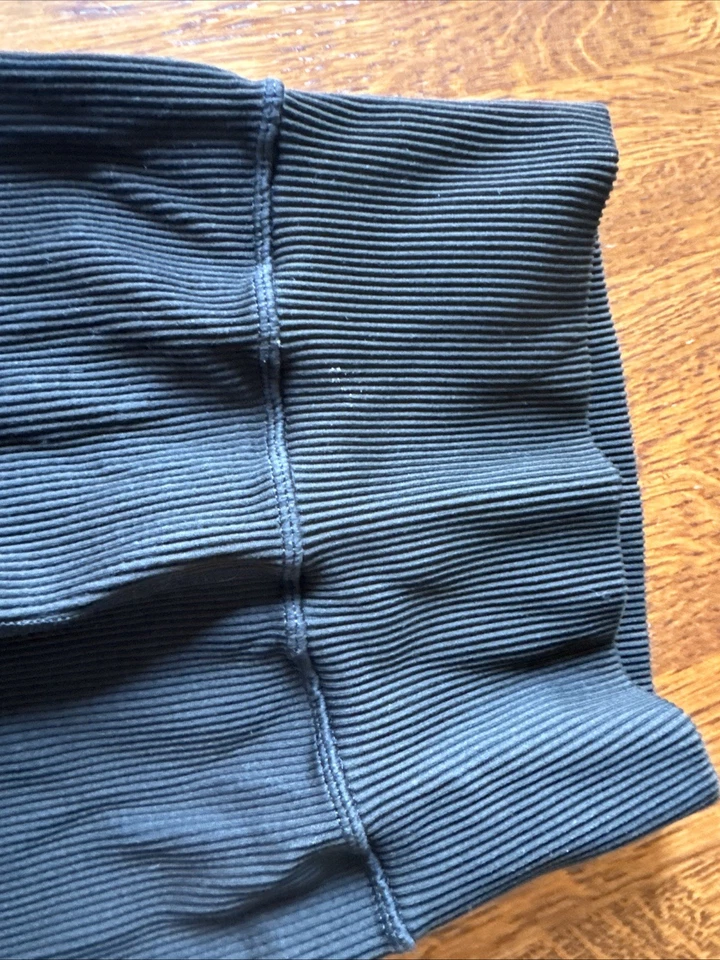 Leggings ajustados pantalones de yoga esculpidos compresión para mujer X-pequeños acanalados negros Foto 3 de 4