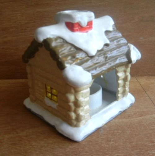 H.L. SNOW COVERED LOG CABIN TEA LIGHT CANDLE HOLDER W/TEA LIGHT CERAMIC TAIWAN