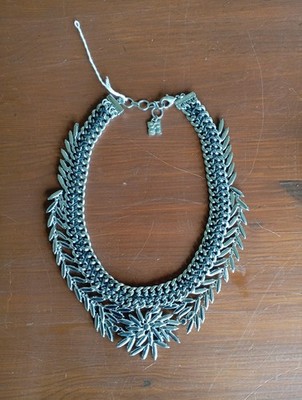BCBG MAX AZRIA Statement-Halskette aus geflochtenem Leder und Metall