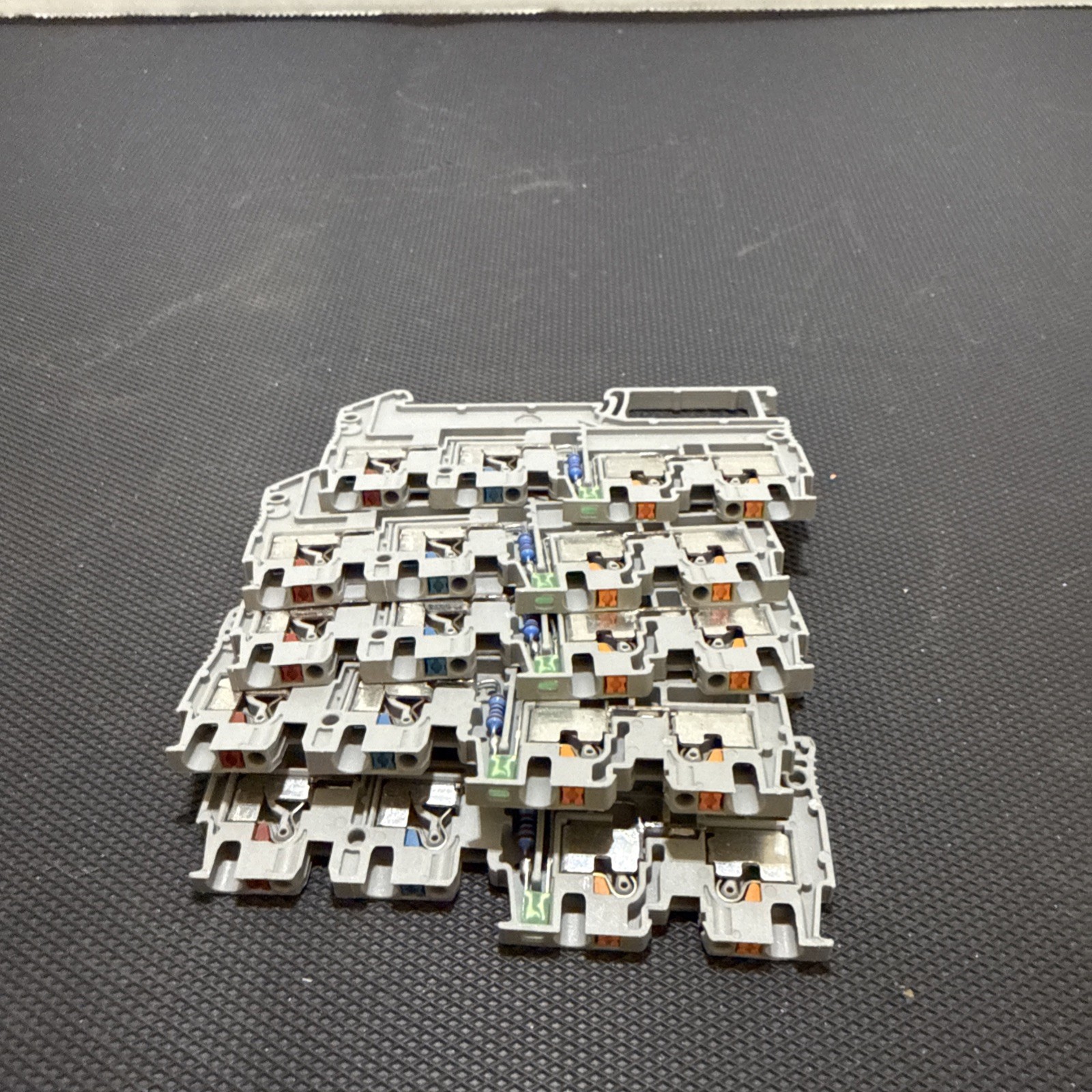 Lot of 5 - Phoenix Contact PTIO 1,5/S/3-LED 24 Push In Terminal Block - NOS