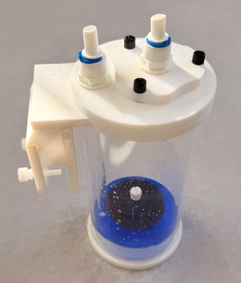 Depuradora Icecap Medium de 2,2 libras de CO2 Foto 2 de 3